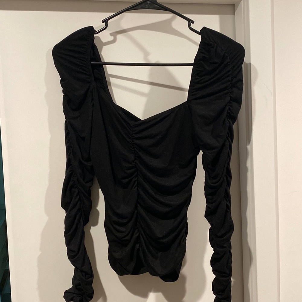 Reformation long sleeve ruched shirt! Size xs